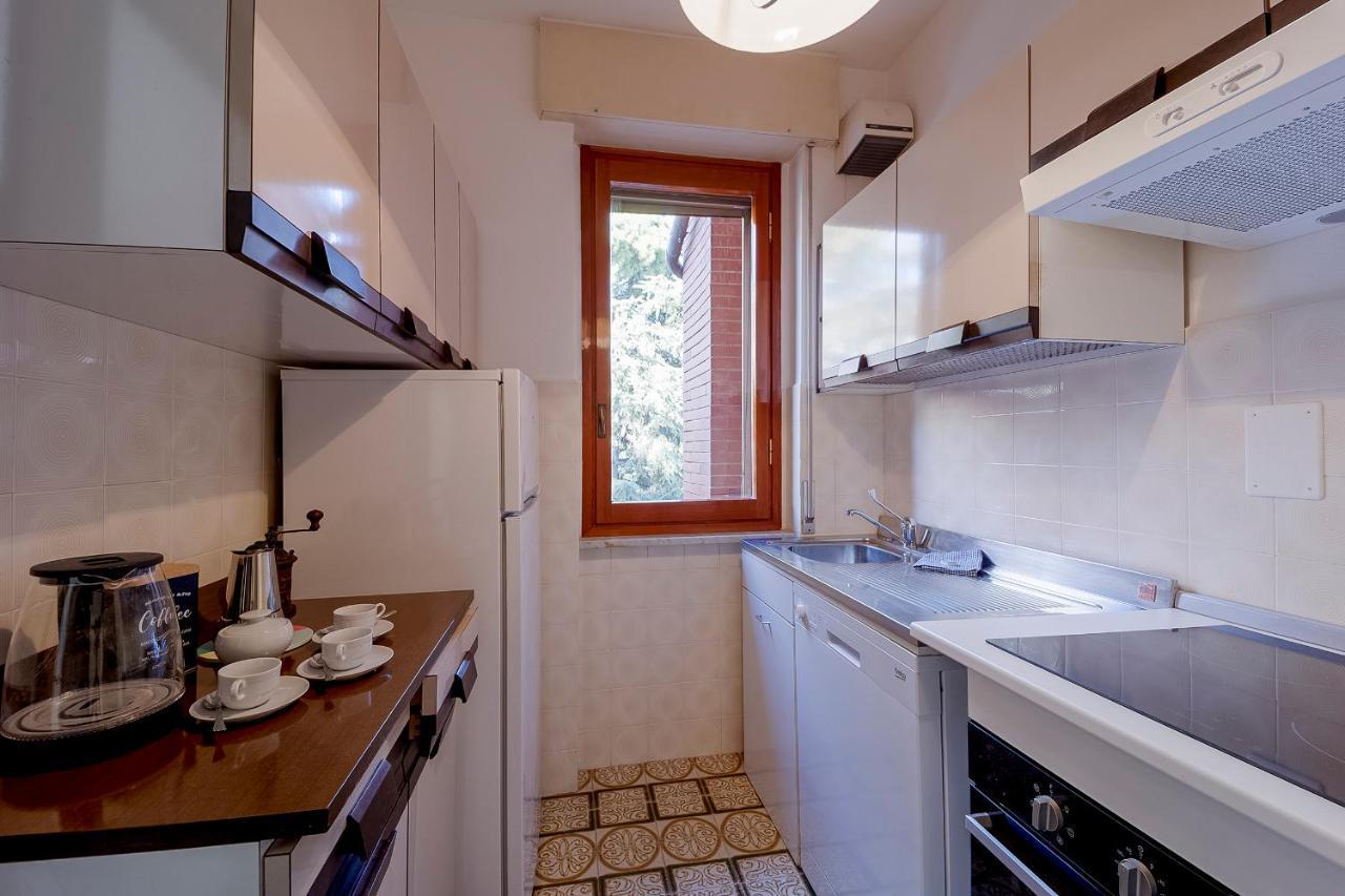 Ferienwohnung Portosole Attic - With Terrace And Private Parking Sanremo Exterior foto