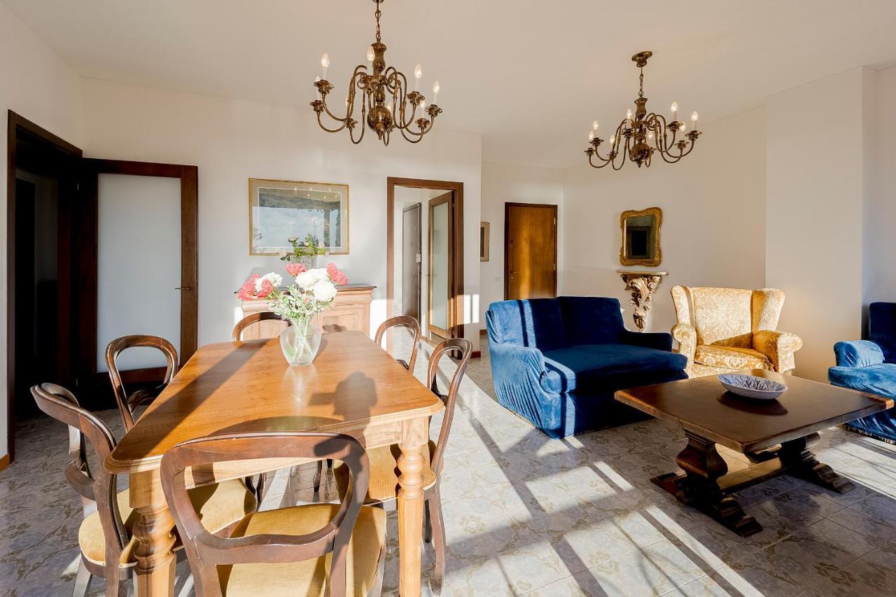 Ferienwohnung Portosole Attic - With Terrace And Private Parking Sanremo Exterior foto
