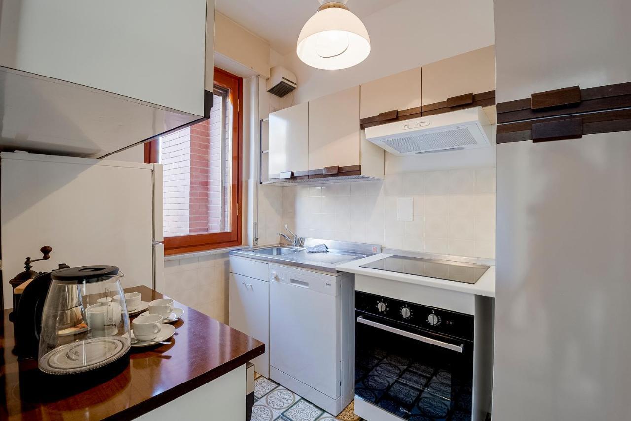 Ferienwohnung Portosole Attic - With Terrace And Private Parking Sanremo Exterior foto