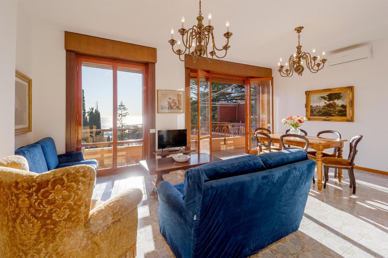 Ferienwohnung Portosole Attic - With Terrace And Private Parking Sanremo Exterior foto